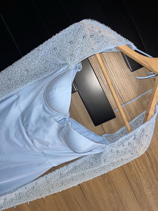 Елегантна дълга рокля в нежен светлосин цвят!