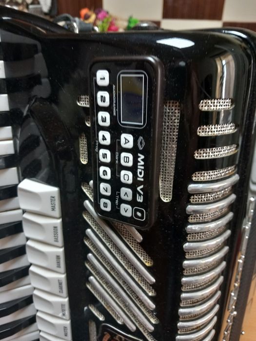 Vând acordeon Midi Fratelli Crosio 3000  euro