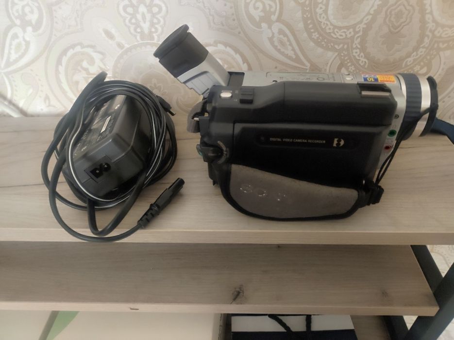 Видиокамера с сумкой soni