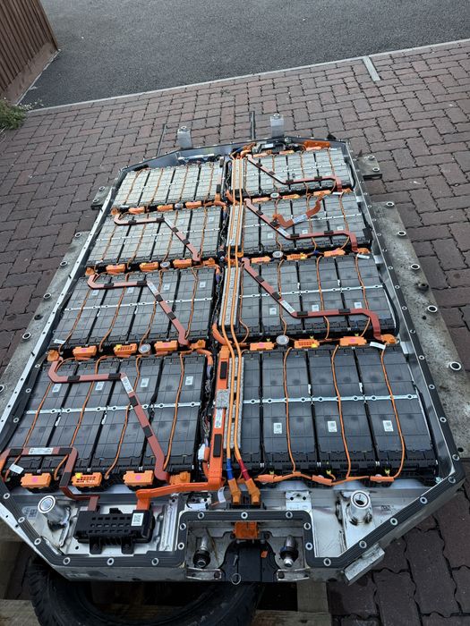 Sistem fotovoltaic,conversie baterii de stocare de pe masini full EV