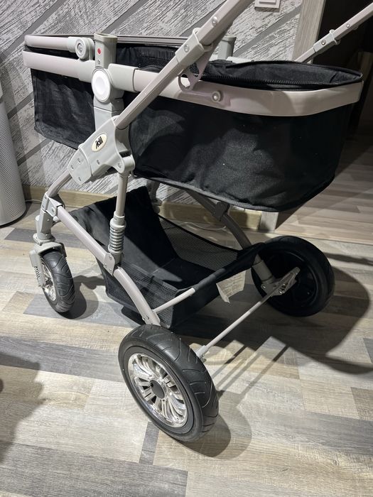 Коляска для ребенка