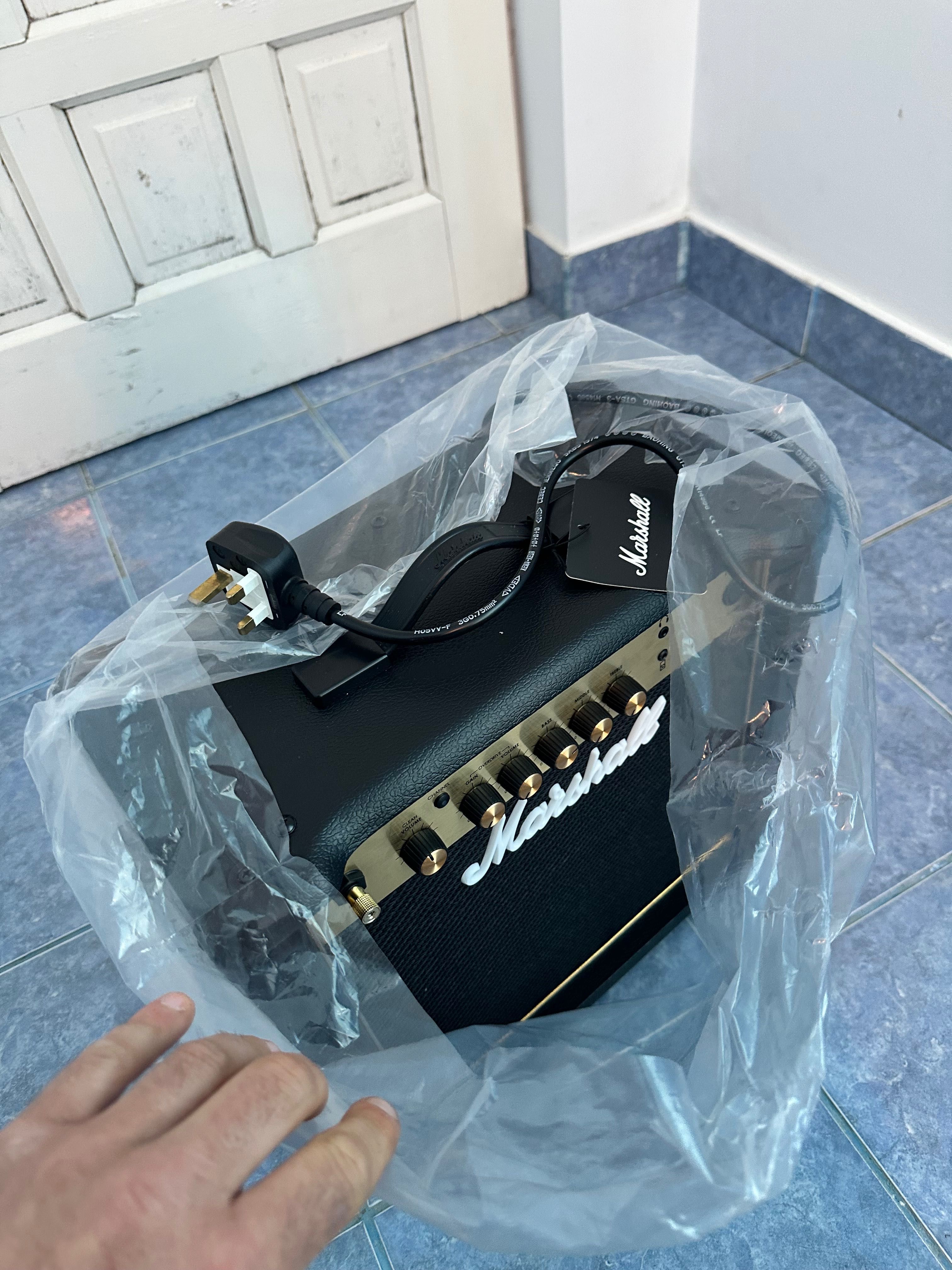 Marshall MG15 gold