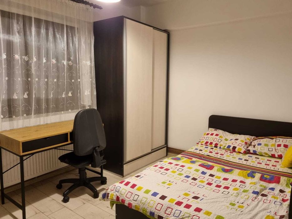 Inchiriez apartament 3 camere Sărari sau regim hotelier