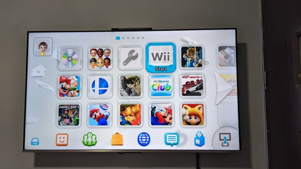 Consola Nintendo Wii U White Full Box+ Wii remote/nunchuk modata 220gb