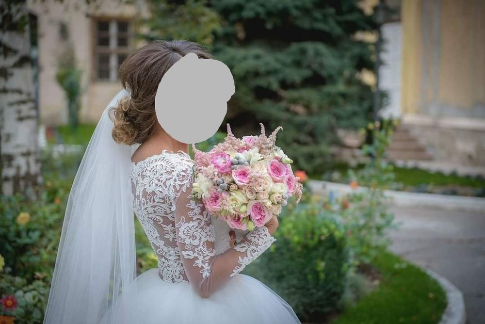 Vand rochie de mireasa