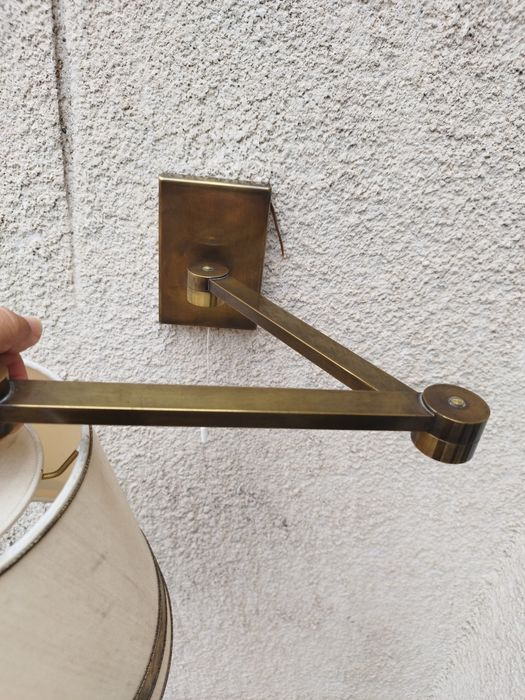 АНТИКВАРНА месингова стенна лампа с двойно чупещо се рамо