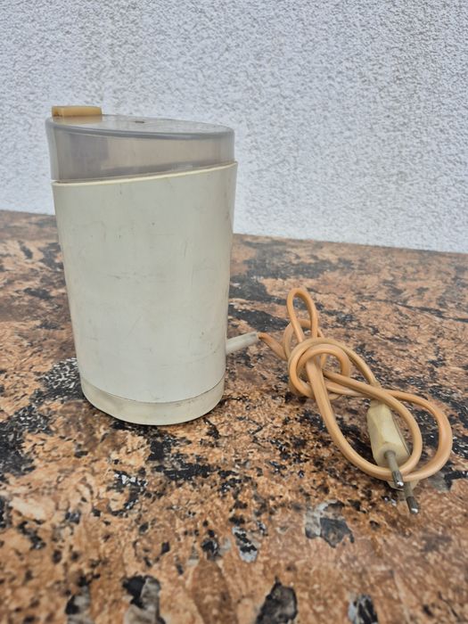 Vând rajnita veche fabricata in România