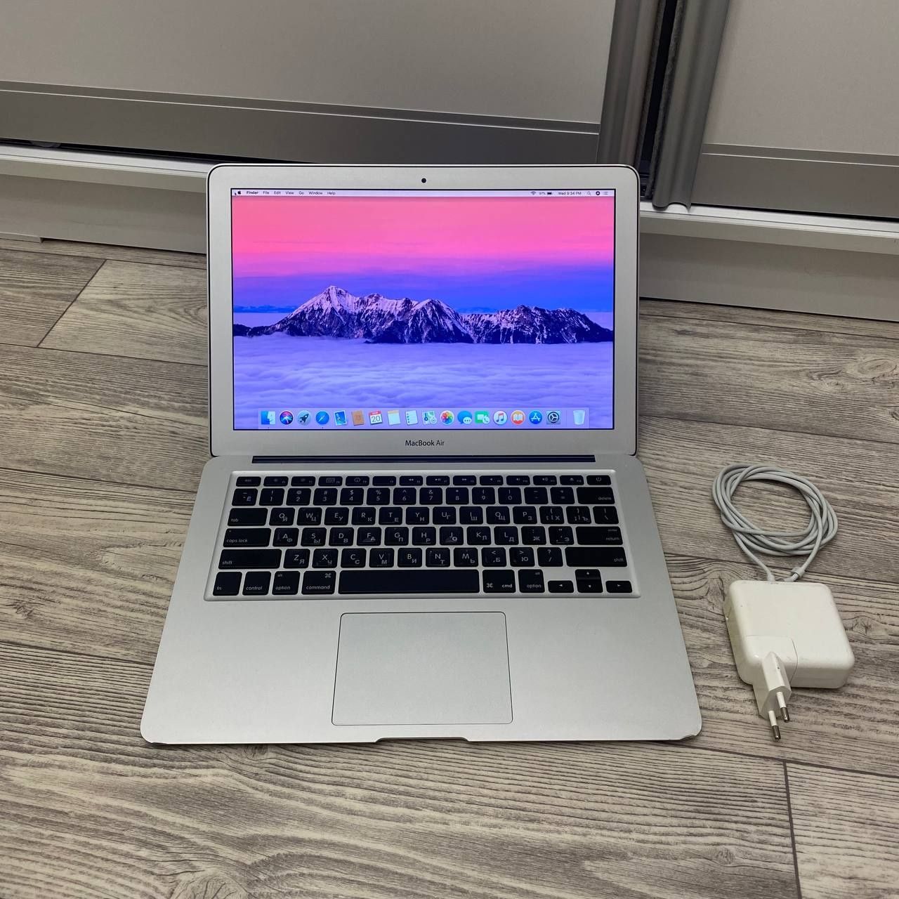 Apple MacBook Air 13/Работает 100%//В идеале! SSD-128GB Быстрый