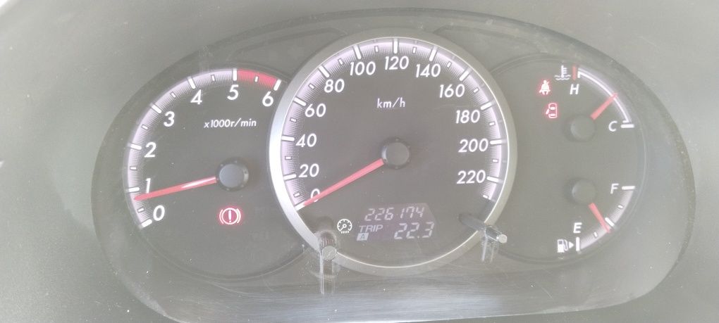 Vând sau schimb Mazda 5
