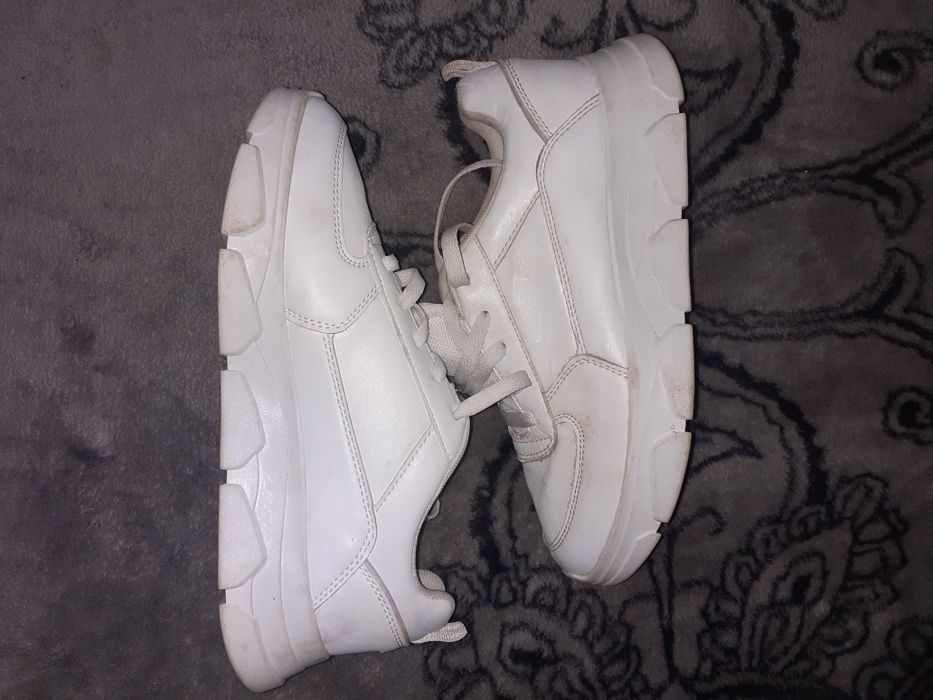 Adidasi Graceland albi