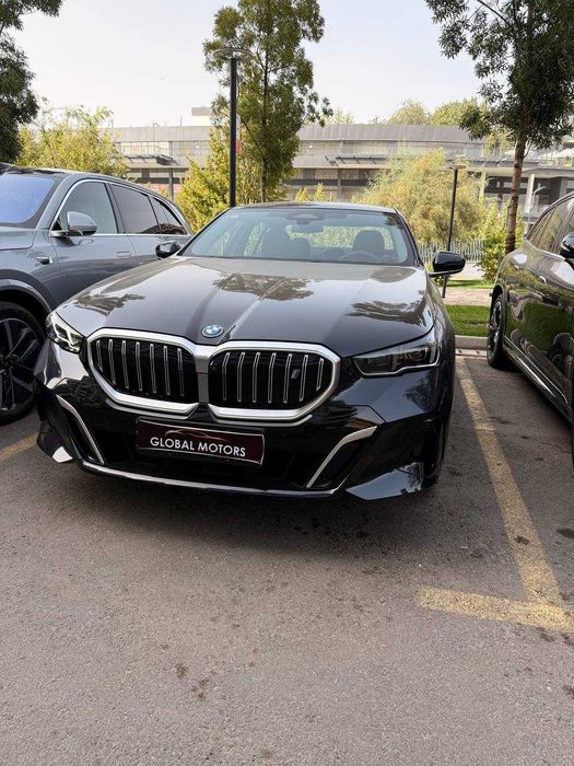 1 год гарантия BMW i5 40L (2025)