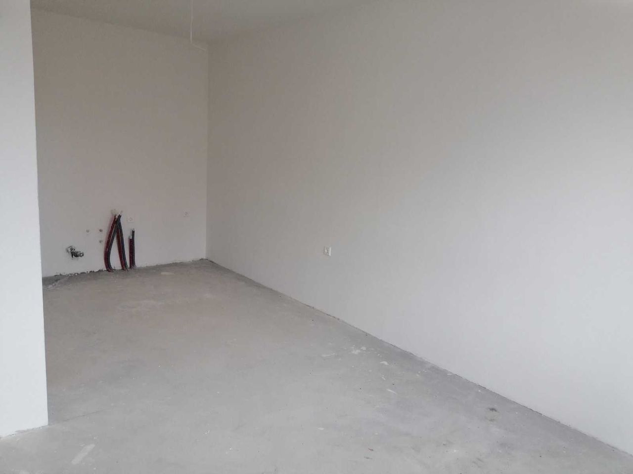 Продава се Двустаен апартамент в Търговище, Изток 1 - 65 кв.м за 1059 €/кв.м - Снимка #1