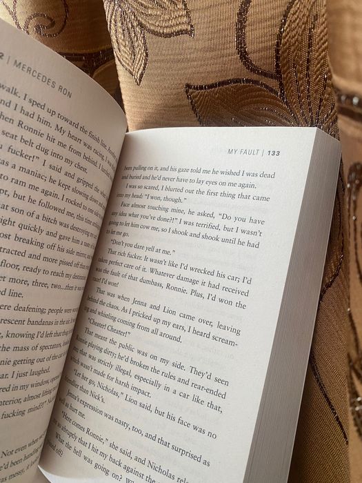 Книга на Английски език