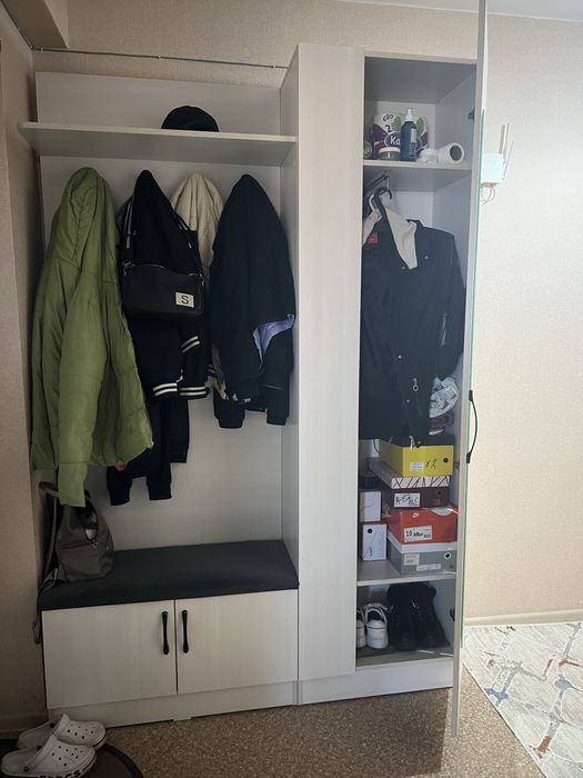 Продам шкаф в прихожую
