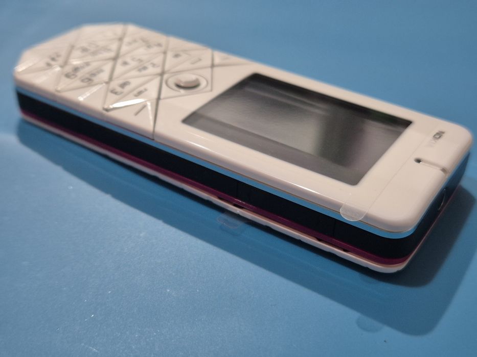 Nokia 7500 Prism - ca nou, de colectie!