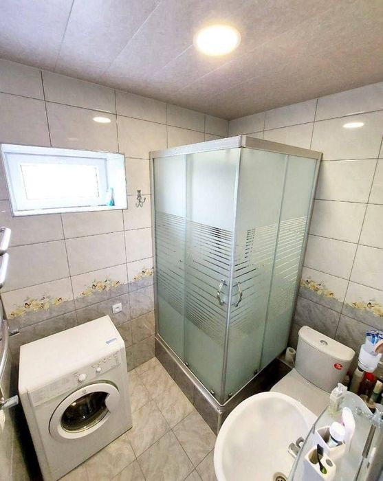 Аренда . Садик Азимова 4/4/5.