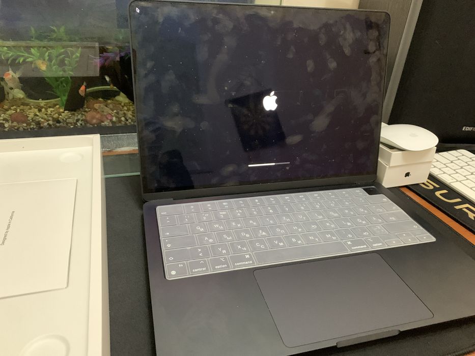 Macbook Air 13’6  2023 M2