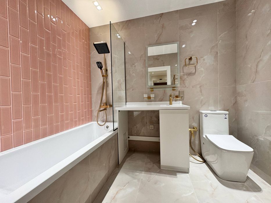 Продается новострой 4/9/10 Мирзо Улугбек 105м2 кирпичный дом 2 балкона