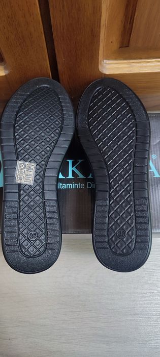 Incaltaminte dama,din piele naturala, 36 noi +cadou inca o pereche