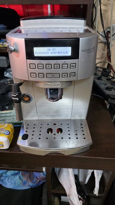 Expresor cafea automat delonghi magnifica S Plus