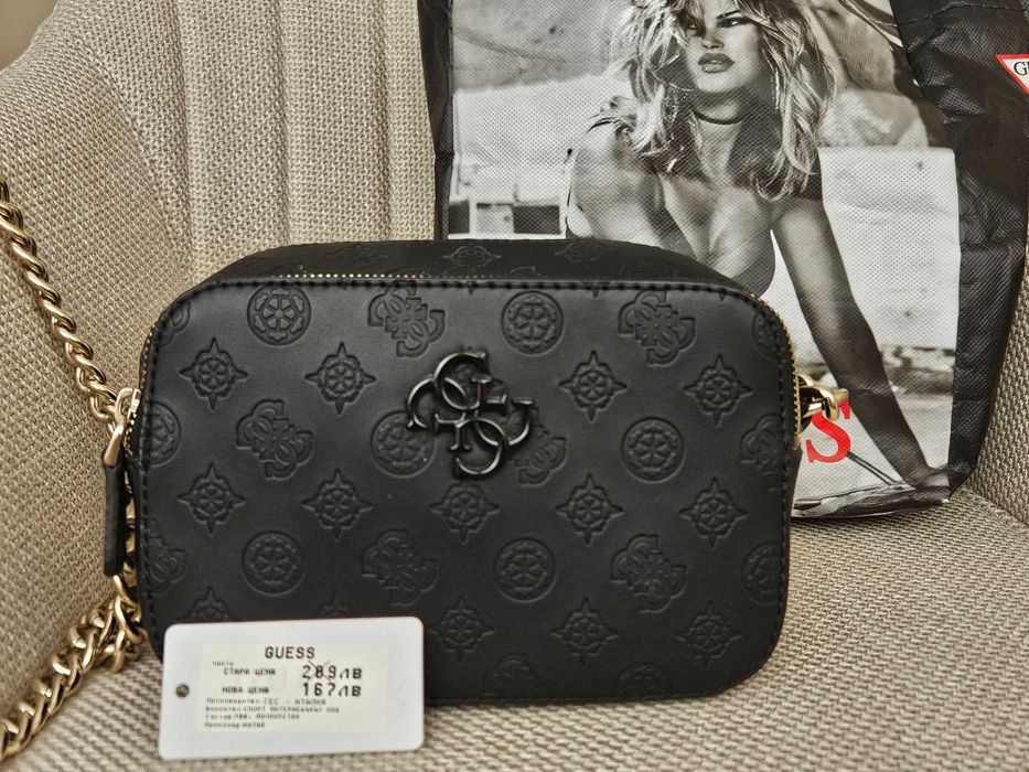 Дамска чанта GUESS