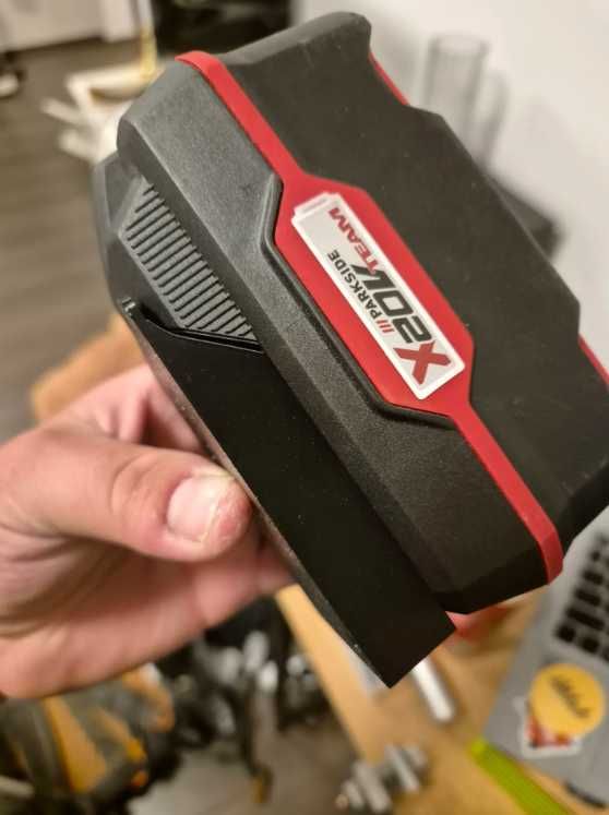 Стойки за стена за батерии и машини Parkside , Dewalt , makita