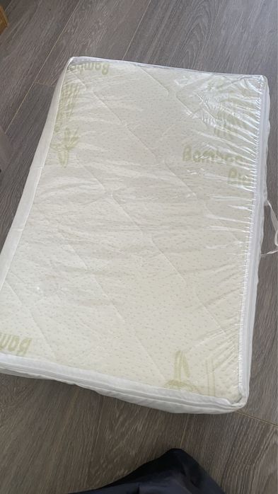 Patut pliant Kinderkraft joy + saltea pliabila Air confort bamboo