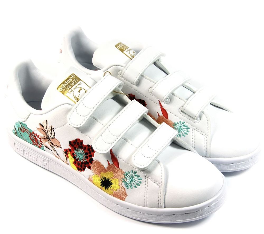 Adidas Stan Smith 41 1/3 с бродирани цветя и лепенки