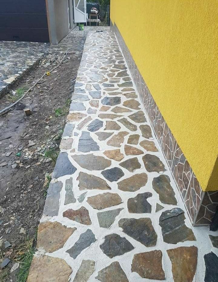Executam lucrări din piatră