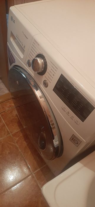 Срочно продам стиральную машину LG