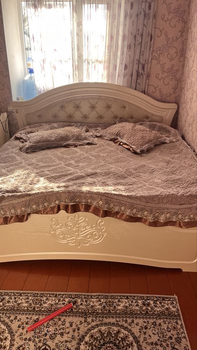 Кровать без мотраса