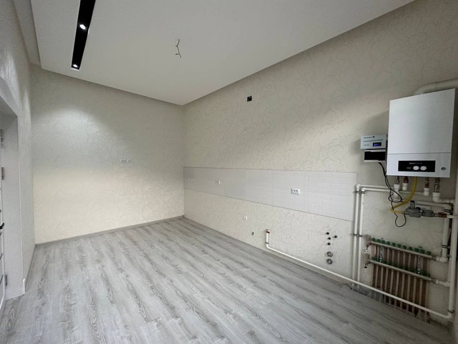 Срочна 4 хонали 2,5 сотихга курилган таййор янги уй сотилади.