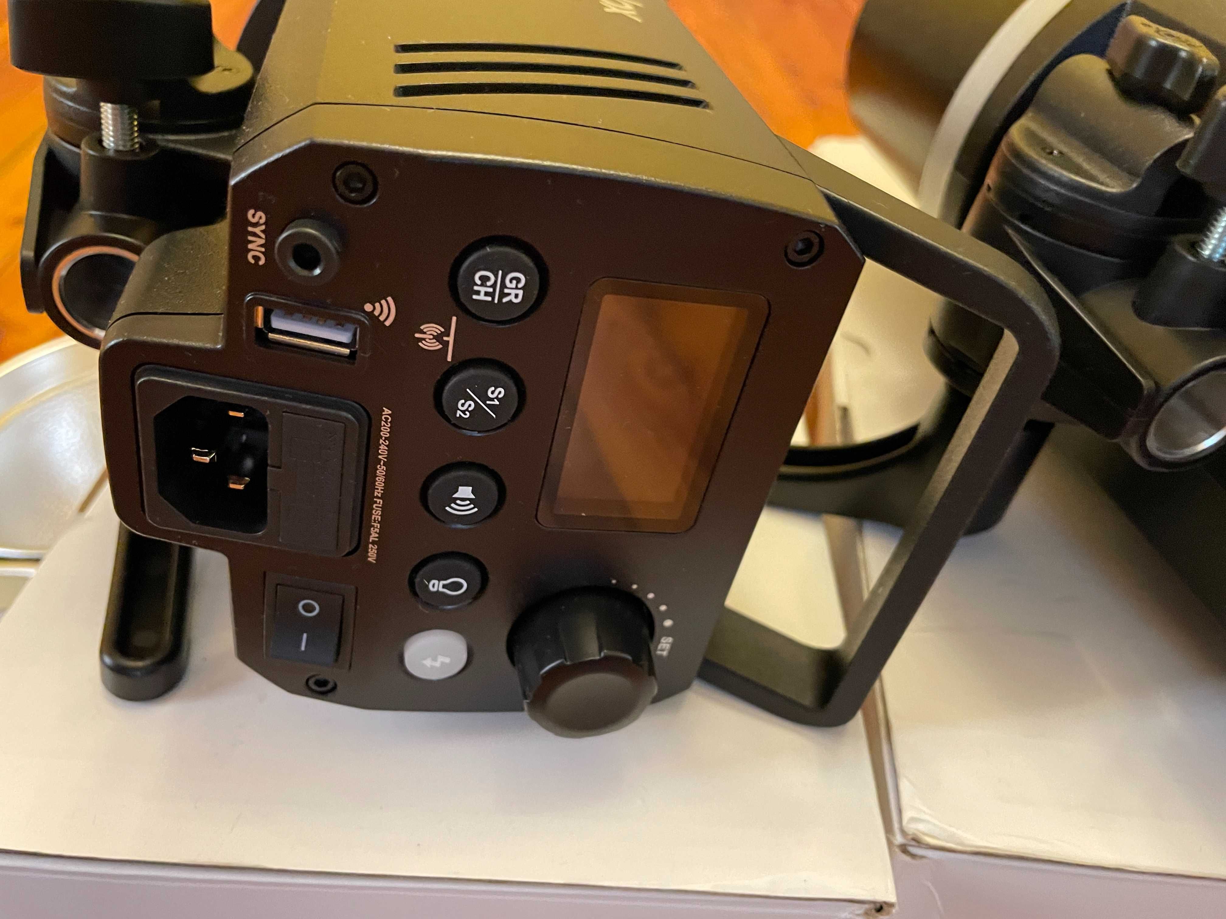 Фото осветление Godox MS300V с кутии и пълна окомплектовка - 2бр.