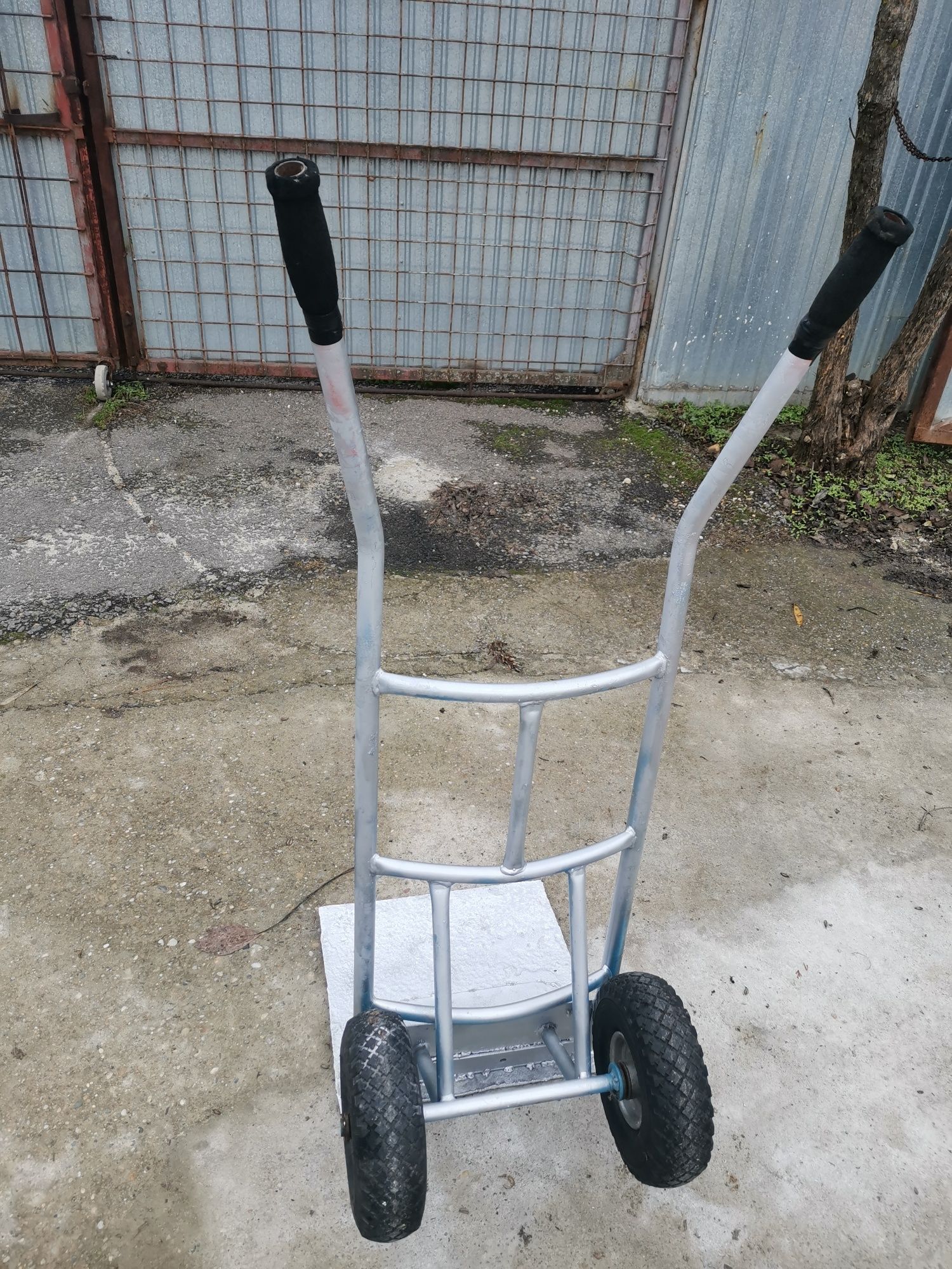 Liză cu roții cu cameră