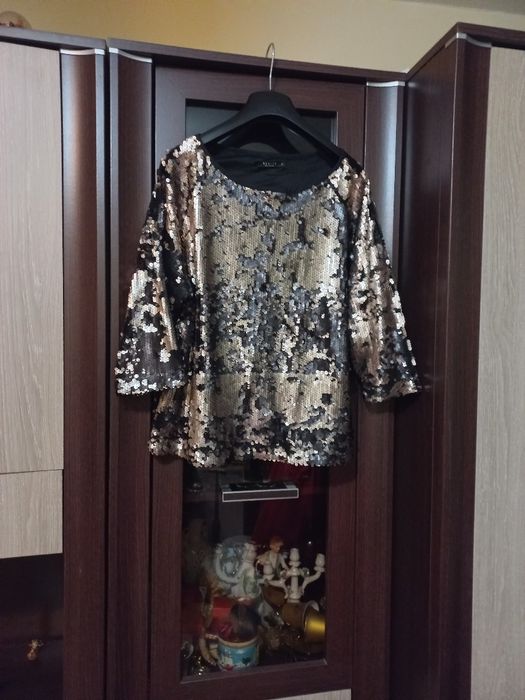 Bluza si fusta de seară,  cu paiete,de la Mohito.