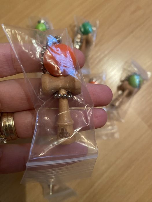 Breloc kbr kendama noi pret bucata lemn
