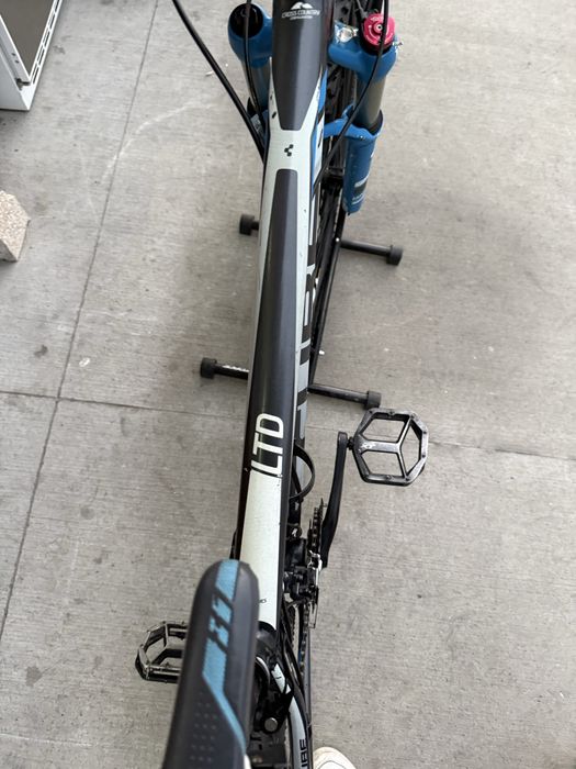 Планински Велосипед CUBE 29цола . Размер 19 .