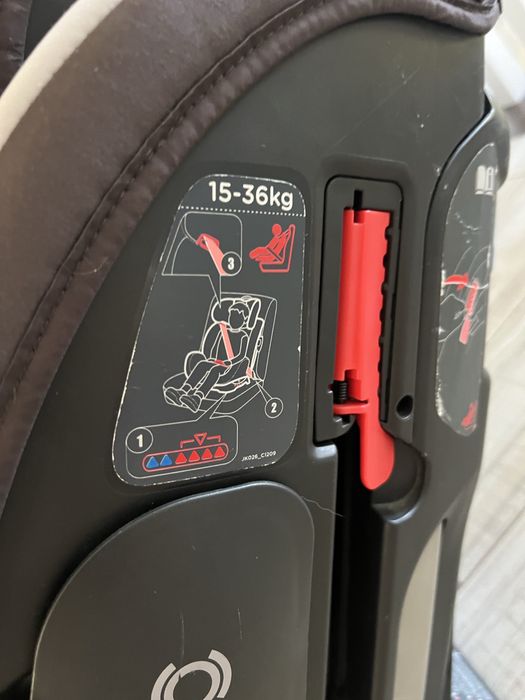 Scaunel auto pentru copii Joie