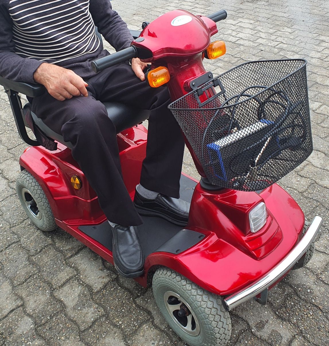 CĂRUCIOR/moped electric