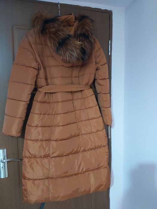 Haina lunga dama de iarna