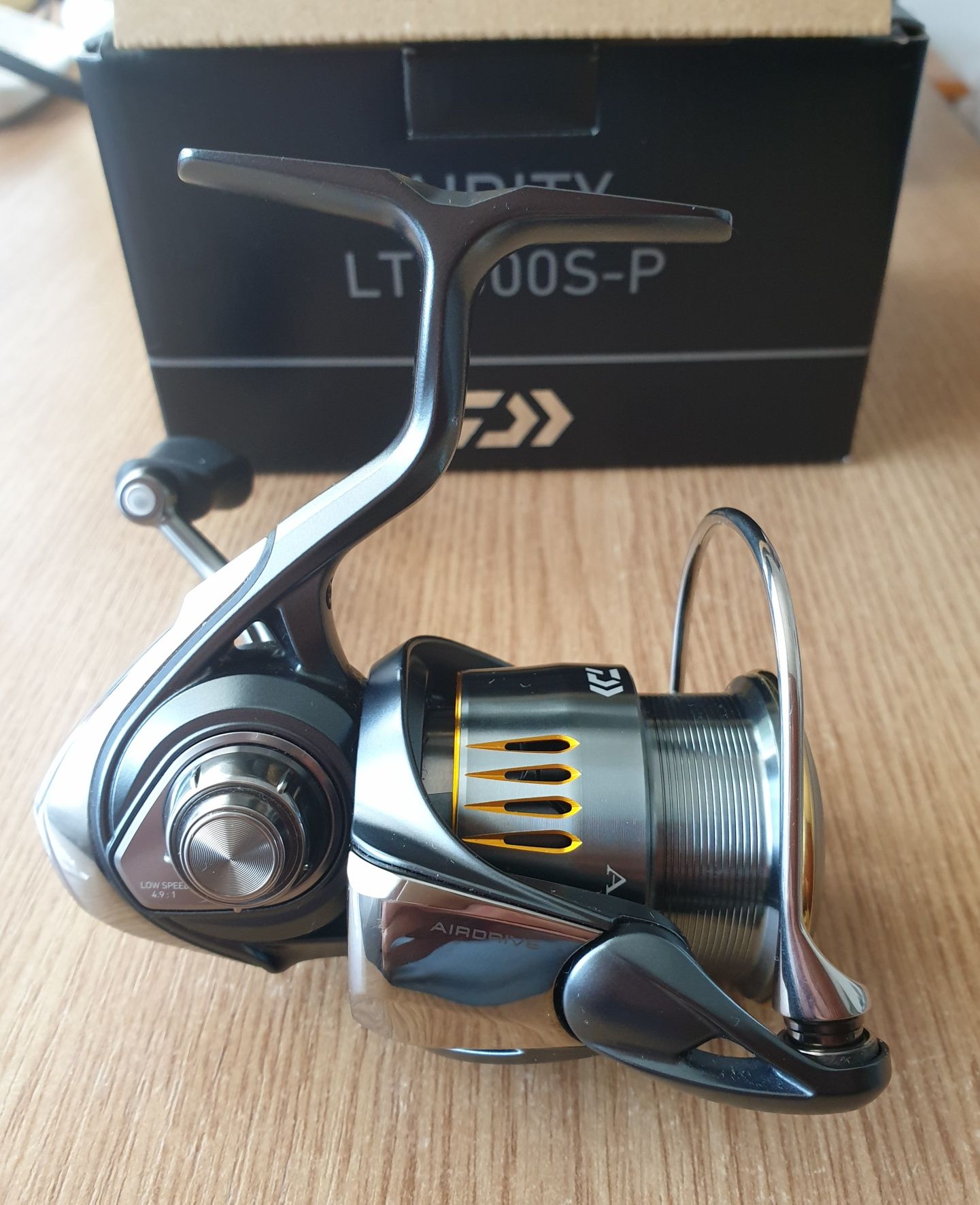 Mulineta Daiwa Airity LT2000S-P JDM