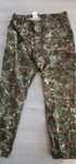 Vand pantaloni si tricouri combat