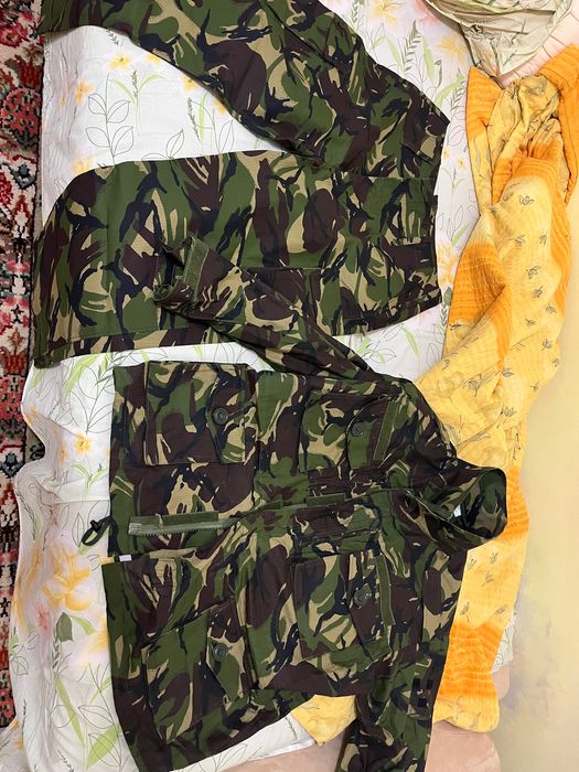 Vand costume militare