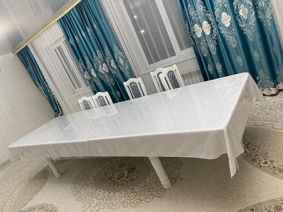 Продам стол для гостиной