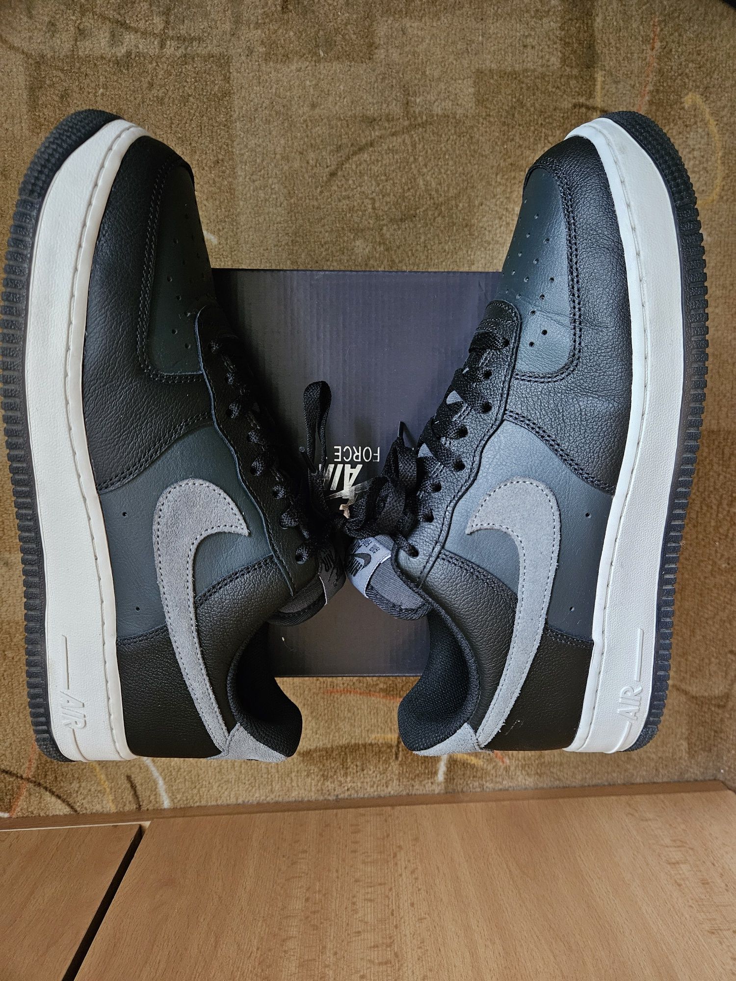 Маратонки NIKE Air Force 1 '07 LV8 размер 44,5/285мм