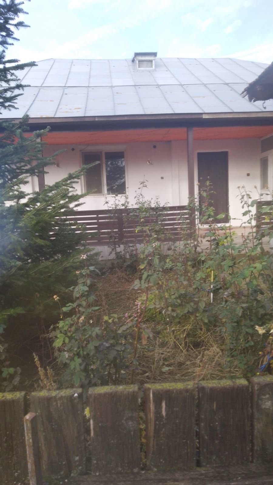 Vând casa locuibilă si teren in comuna Izvozrele / Teleorman