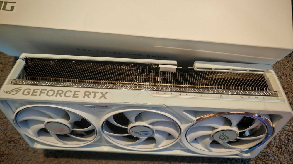 НОВА ! Видео Карта ASUS RTX 5080 ROG ASTRAL OC WHITE 16GB GDDR7 256bit