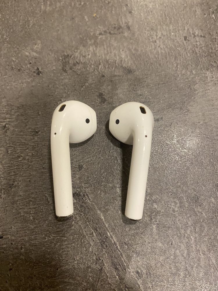 Airpods (first generation)