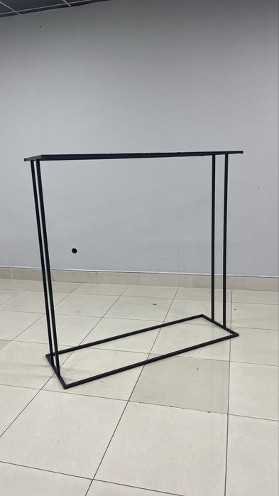 Продается комплект оборудование для магазина одежды