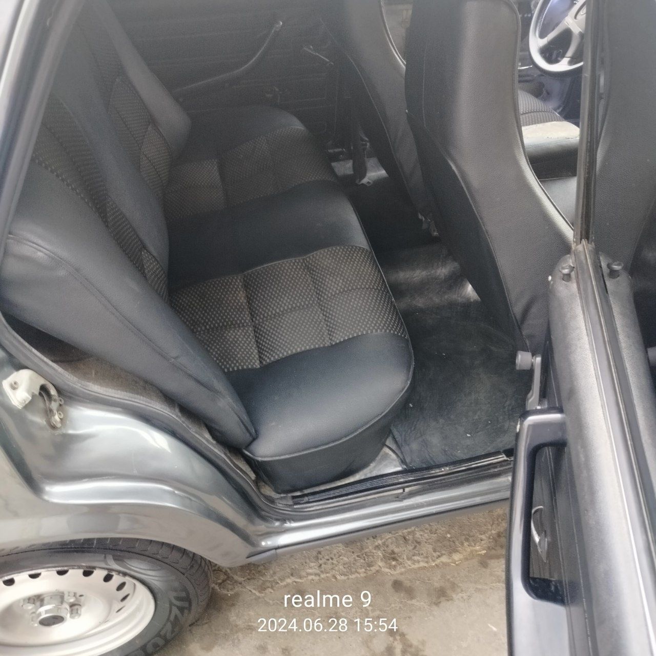 Vaz 2107 sotiladi